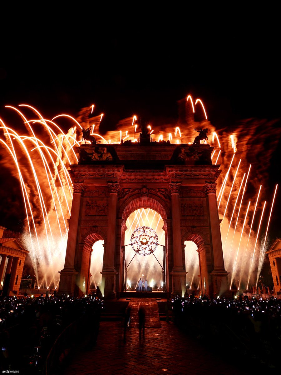 LA28's tweet image. Absolute CHILLS!

The #WinterOlympics are officially underway after the stunning @milanocortina26 #OpeningCeremony. 

Check out some of our favorite moments and let us know which were some of yours! ❄️🤩