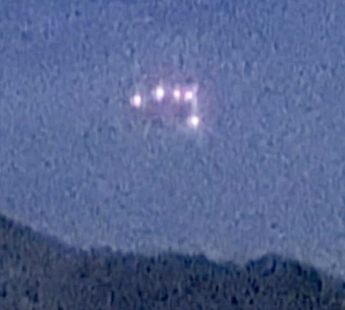 ThomasBaldrick's tweet photo. If YOU saw UFO… https://t.co/29xBoeI0d6 via @YouTube #ufo #UFOs #ufosightings #uap #alaska #pilot https://t.co/Cfiu37WlM5
