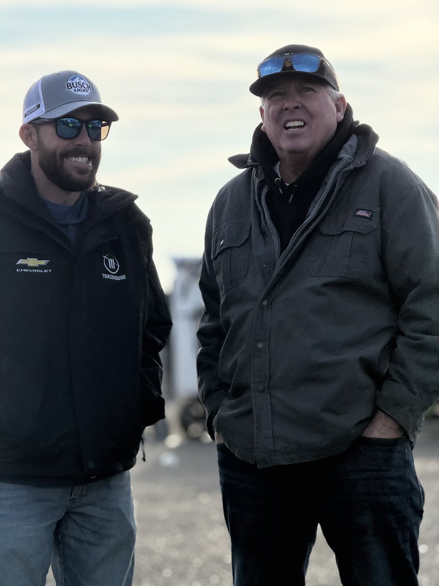 RonHornaday's tweet photo. Great day at @RockinghamSpeed with the @NieceMotorsport crew. Awesome seeing @RossChastain and watching @landenlewis99 work alongside such a solid group of guys. #TeamChevy https://t.co/pnQCUbIeIv