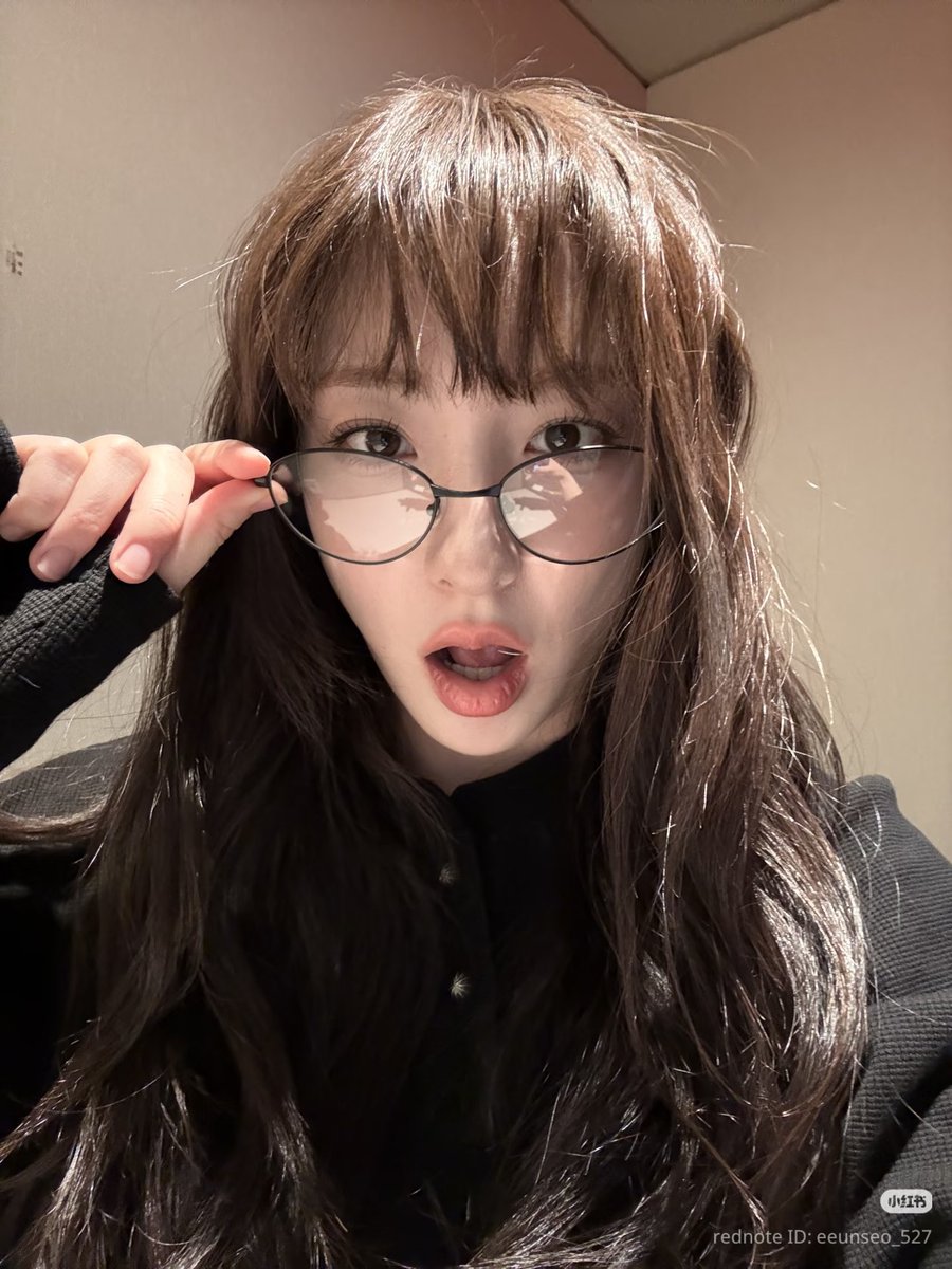 [TRANS] 260206 #EUNSEO Red update (1)

I'm waiting for everyone to be here then 💫

#우주소녀 #은서 #WJSN
#손주연 #SonJuYeon