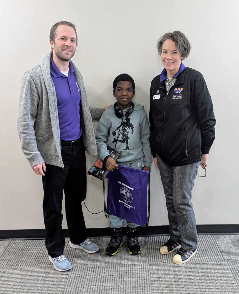 Sanders SELF tweet media