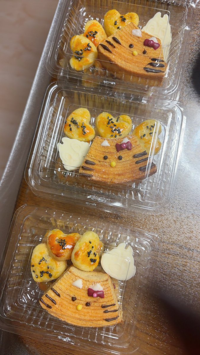 pipipitokichi's tweet photo. 昨日のバレンタイ���お菓子作り 💝🍫

3品作って写真いっぱい撮ったからアップ👩‍🍳🥣✨

#お菓子 #お菓子作り #バレンタイン #Valentine #バレンタインデー  #キティ #手作り https://t.co/Cas7txowpZ