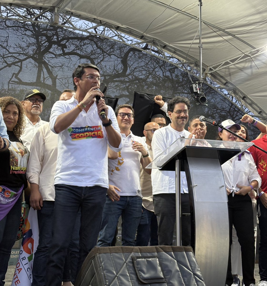 Bienvenido <a href="/CamiloRomero/">Camilo Romero</a> al equipo del triunfo en primera vuelta!