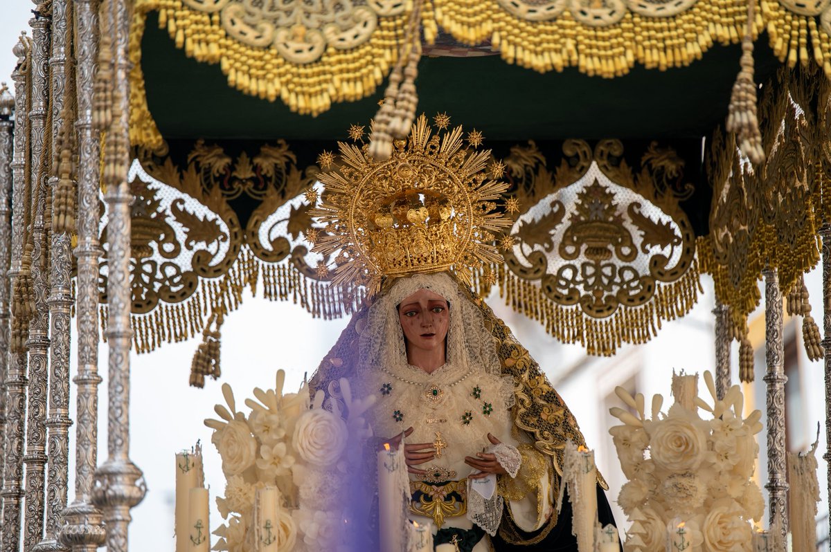 REINA, MADRE Y CAPITANA

#nazarenoyesperanza💜⚓️💚