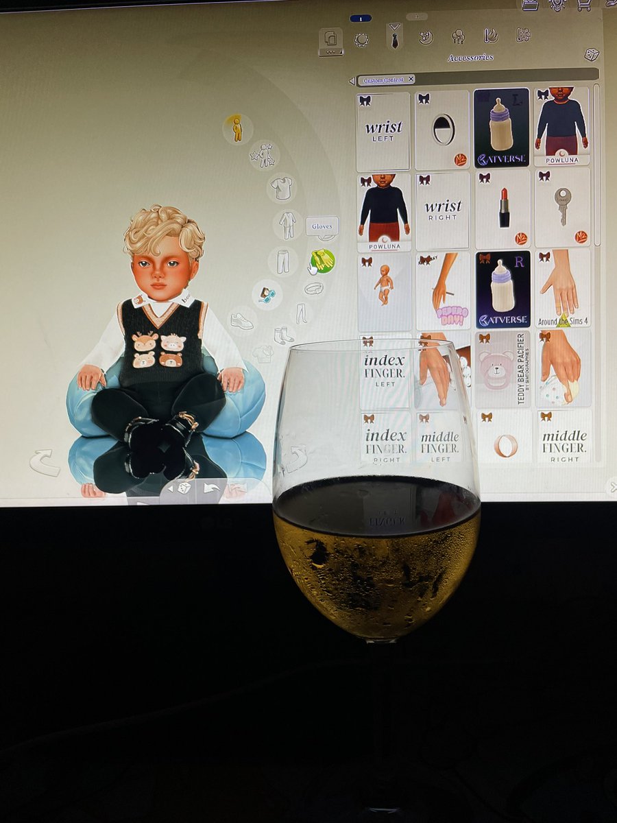 Wine + the sims 4 = perfect combo for hot girls almost 30 years old