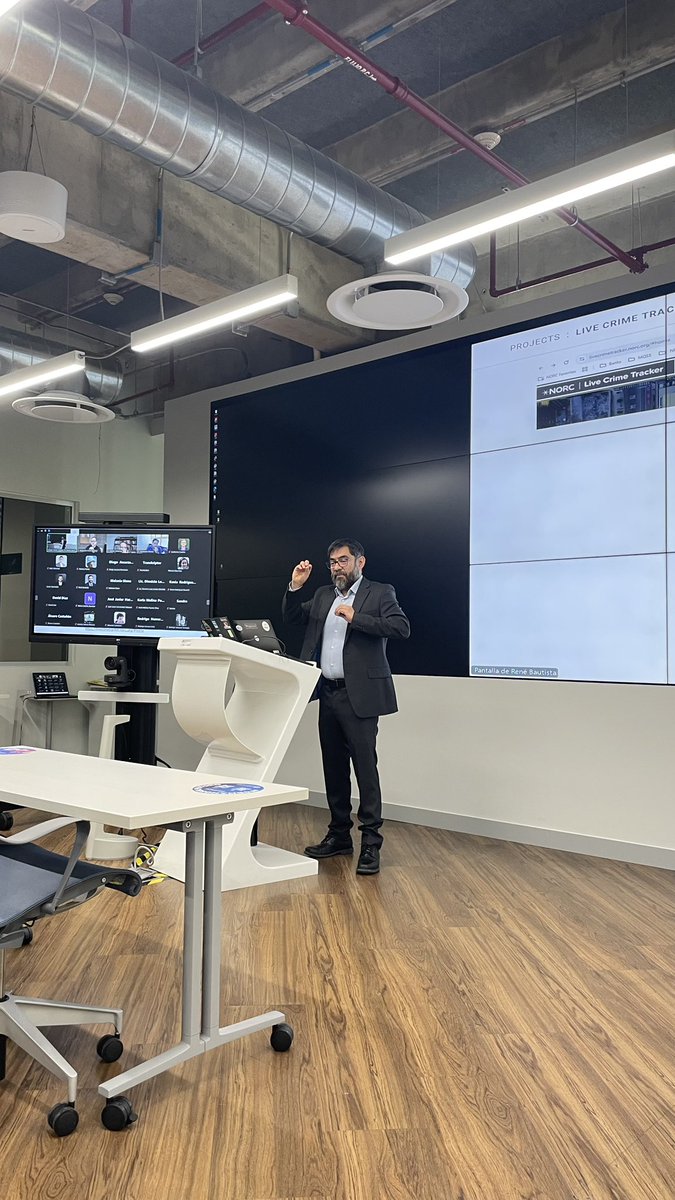 Escuela de Gobierno tweet media