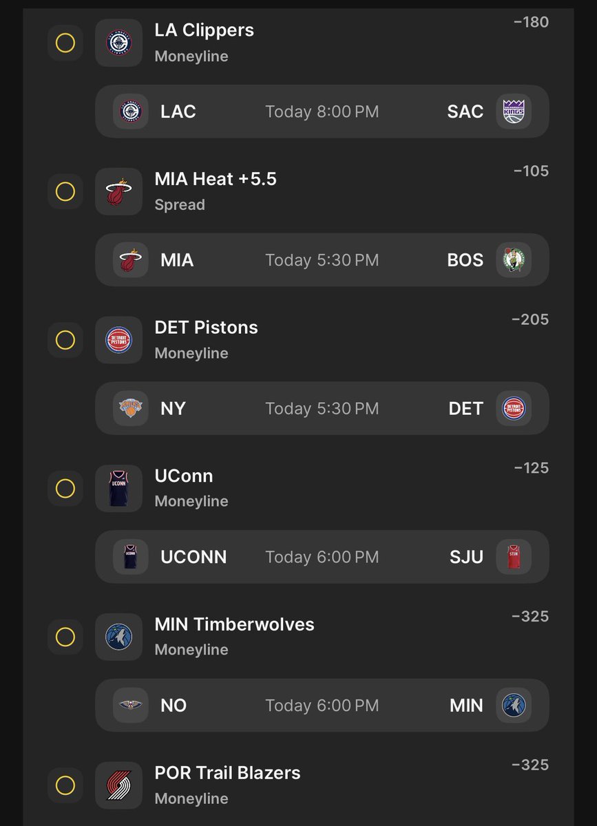 BurnsTheBooks's tweet photo. My parlay of the day college basketball and NBA. #fanduel #parlay #fanduel #NBAPicks #follow https://t.co/AppepmAIAk