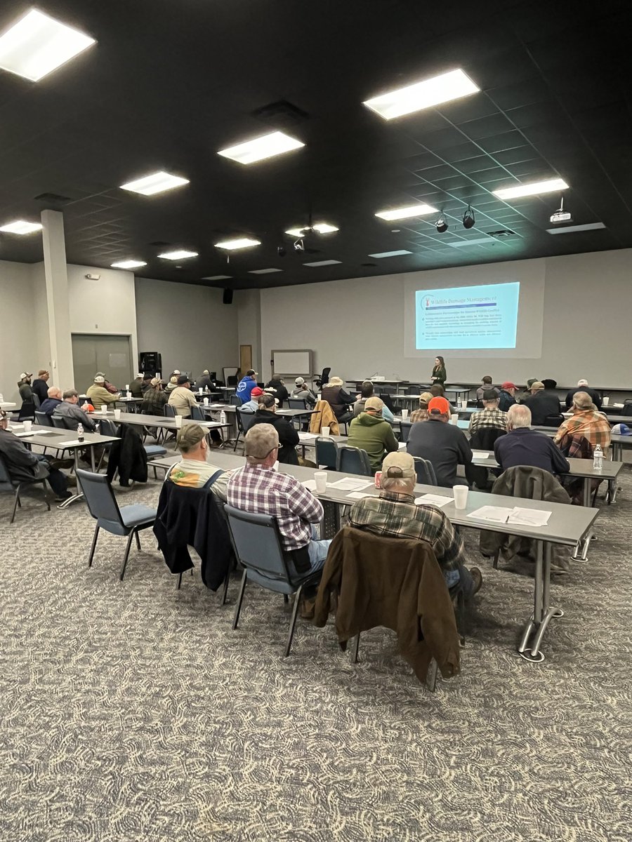 MPlumblee's tweet photo. Starting county meeting season off this week! Excellent meetings in Anderson and Kingstree, SC. Next week Lydia and Allendale. Find a meeting near you! https://t.co/1kTNmvyj1G. #corn #soybean #plant26 https://t.co/4v978twmz7
