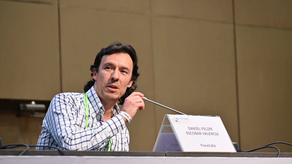 ICDTColombia's tweet photo. A esta hora avanza el Panel: Tributación territorial y contratación - Problemas y retos, en el Salón Principal de las 50 Jornadas ICDT. Participan los dres. Víctor Hugo Becerra Hermida y Daniel Felipe Escobar Valencia, bajo la moderación del dr. Juan Carlos Bejarano Rodríguez. https://t.co/xH2We1Ik73