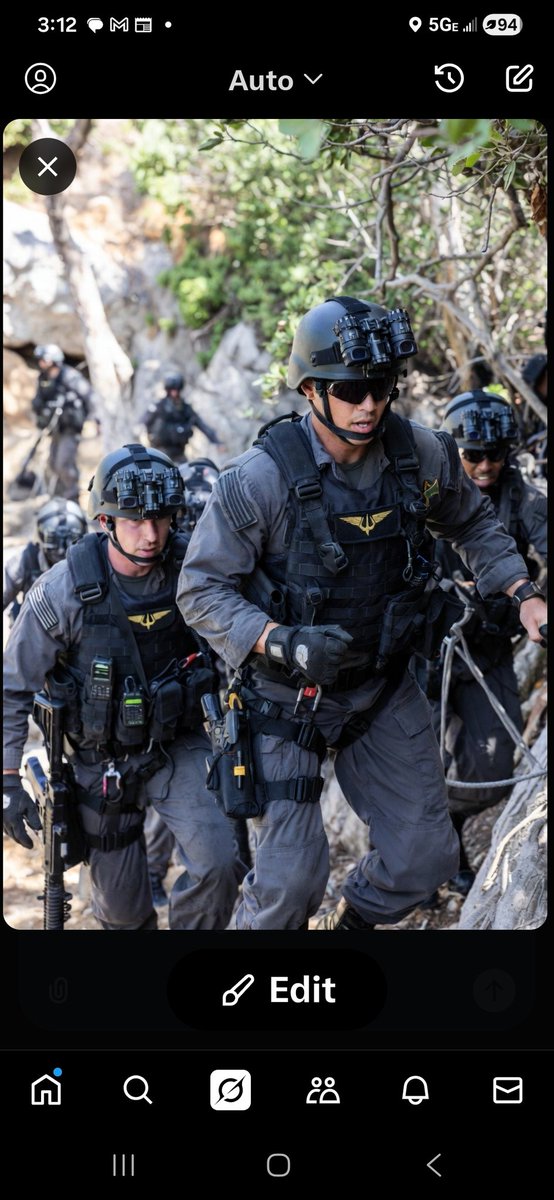 Weekly dose of Awesome!!!
US Navy Seals,  est 1/1/62. The World's most elite military unit.
Their motto," the only easy day was yesterday ". 
LFG America!!!
Happy Freaken Friday, stay Awesome out there. 
Enjoy