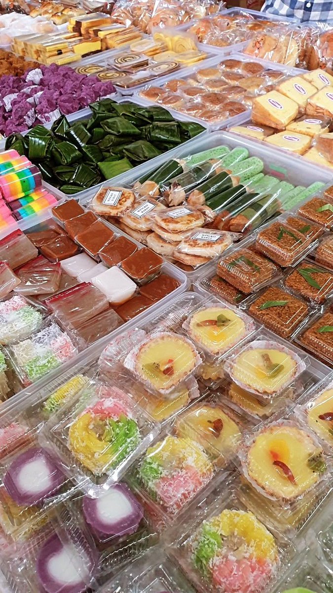 ndiscoklat's tweet image. Suka kue tradisional nggak?