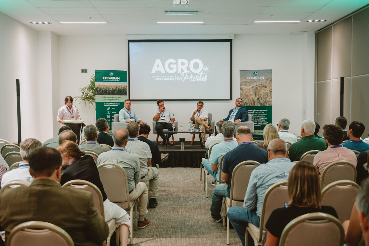 ignacio_buffa's tweet photo. Gracias @agroenpunta por permitir conversar sobre el rol de las @CAFUruguay y de @CopagranUy en generar competitividad para los productores. También fue una buena oportunidad para lanzar  el Primer Inauguración de cosecha de Verano edición 🌻 Gracias a todos por estar. https://t.co/u4vNtCcSXx