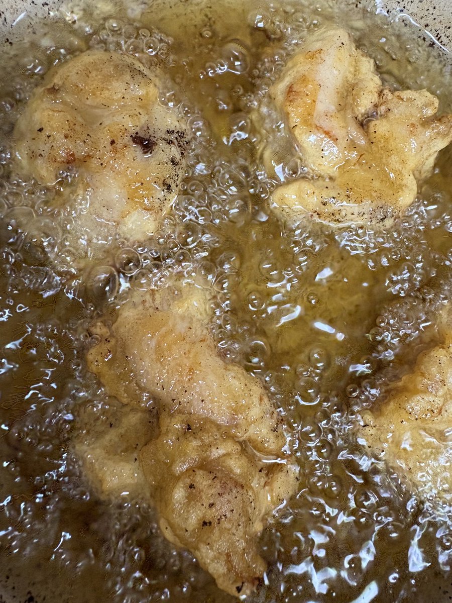 taro_dj_'s tweet image. #BestOfTheBest 

オススメはHi-STANDARDを聴かせながら揚げた
から揚げです🍗

おにぎり＋から揚げ＋卵焼きのセットにてどうぞ🍙
数量限定30食！
