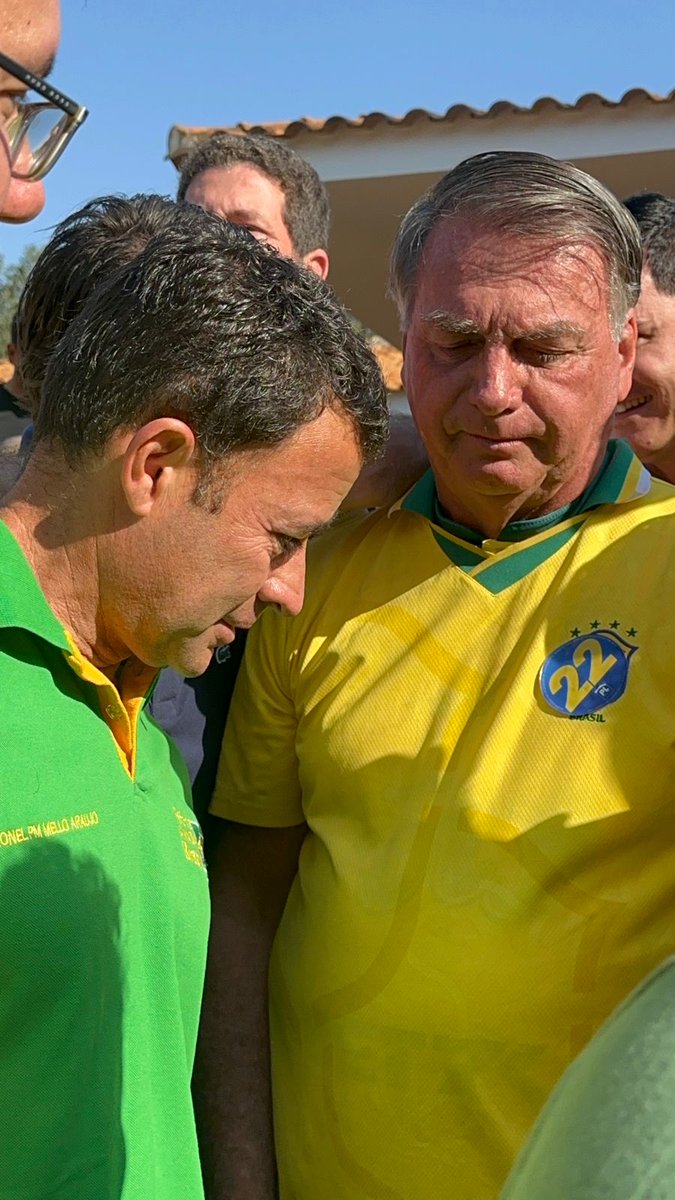 melloaraujo10's tweet image. Infelizmente colocaram nosso Líder Honesto, que carrega valores na cadeia. Vivemos tempos difíceis, com tanta injustiça, onde roubar, traficar, não é tão grave, pode ficar em casa. Inacreditável, muitos não estão nem aí, cada um cuidando de sua vida e não percebem que essa conta…