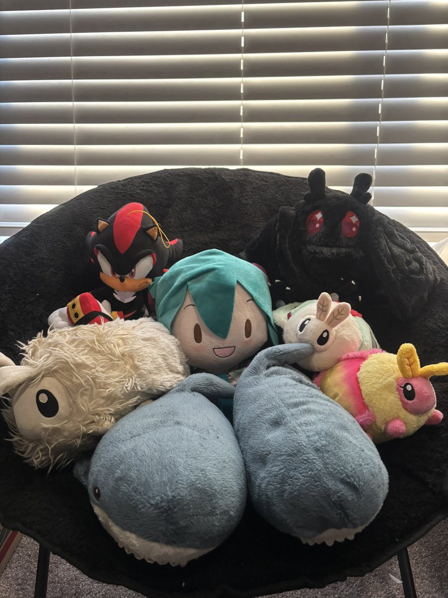 This is what we mean by having a storied environment to hide subtle things about your character.