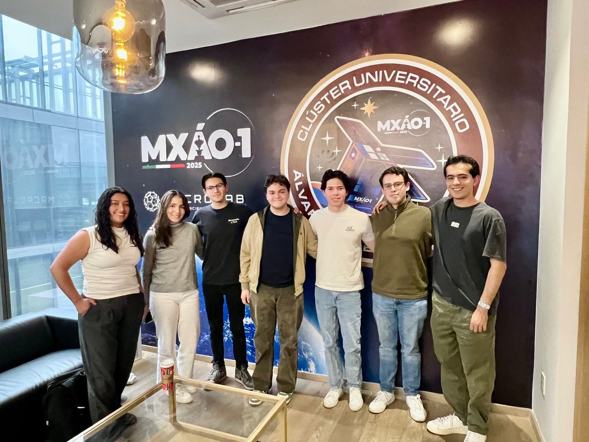 Recibimos a 15 estudiantes de distintas carreras de la <a href="/UPMexico/">Universidad Panamericana Ciudad de México</a> , integrantes del Club de Cohetería 🚀
Talento, ciencia e innovación que demuestran que el futuro se construye desde la universidad.