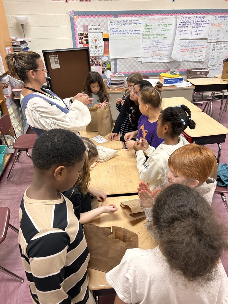 STOKEDTeaching's tweet image. The kids had an amazing Colonial Field Trip yesterday! So many skills learned! #UnlockPotential #WeAreRacers @RCE_HCS
