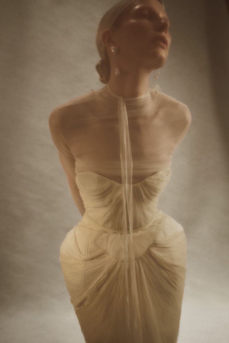 Margot Robbie only has a few outfits left in her Wuthering Heights press tour! Was there anything you were/are hoping to see? I lowkey would love to see something from Danielle Frankel