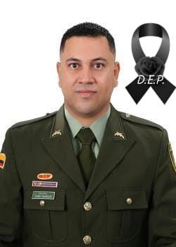 Hilo 1) Lamento profundamente el hecho violento ocurrido ayer en Arauca, donde fallecieron dos hombres de protección: un integrante de la Policía Nacional y un compañero adscrito a la UNP. Hoy dos familias están de luto y nuestras instituciones también.