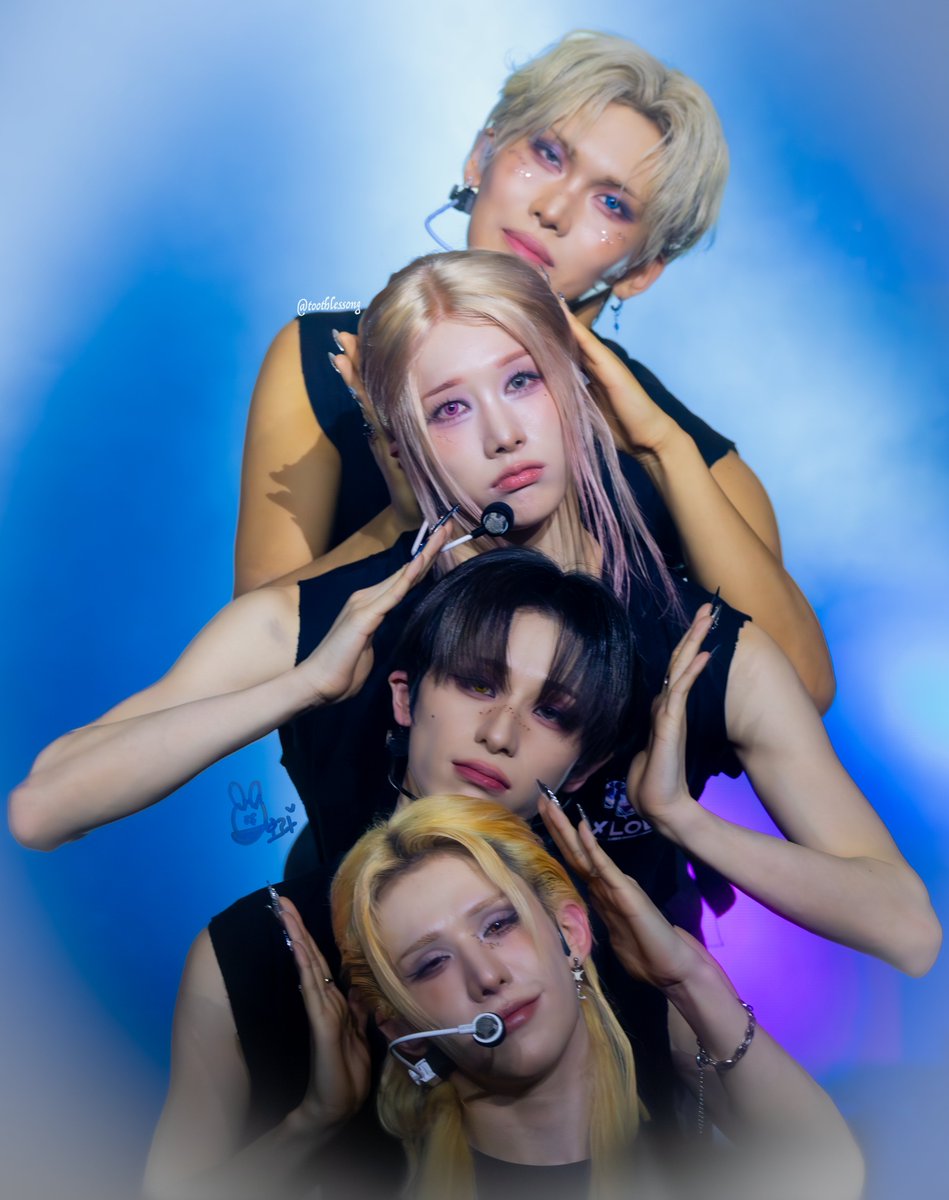 02.06 ❤️🩷💙💛🌙🪐💫✨
#XLOV #엑스러브 #WUMUTI #RUI #HYUN #HARU