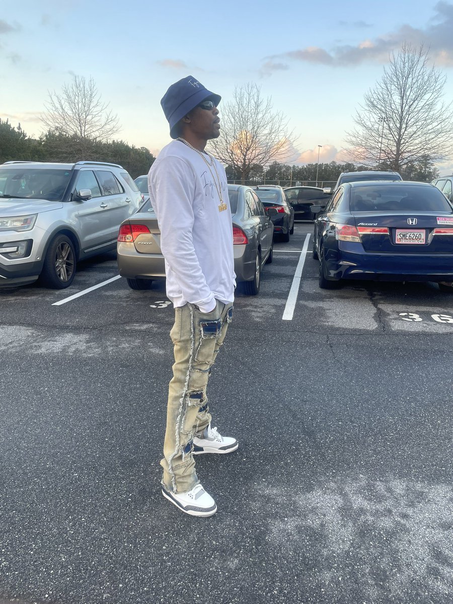 YoungFiggas's tweet photo. Call me Figgas bout my digit$💲

My favorite app is the calculator📱

Excuses will always be there for you, opportunity won’t‼️
Passion is to get tha money🤌🏾 https://t.co/hE8rO6PCtM
