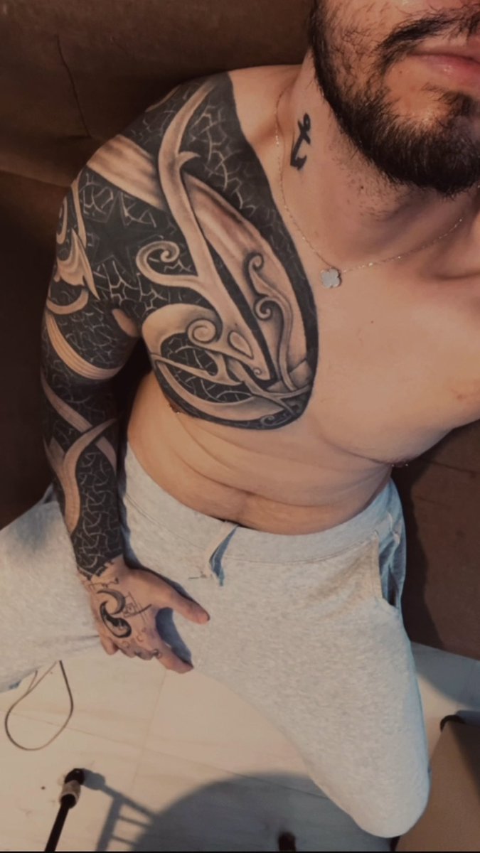 Alex 🍼🦦 tweet media