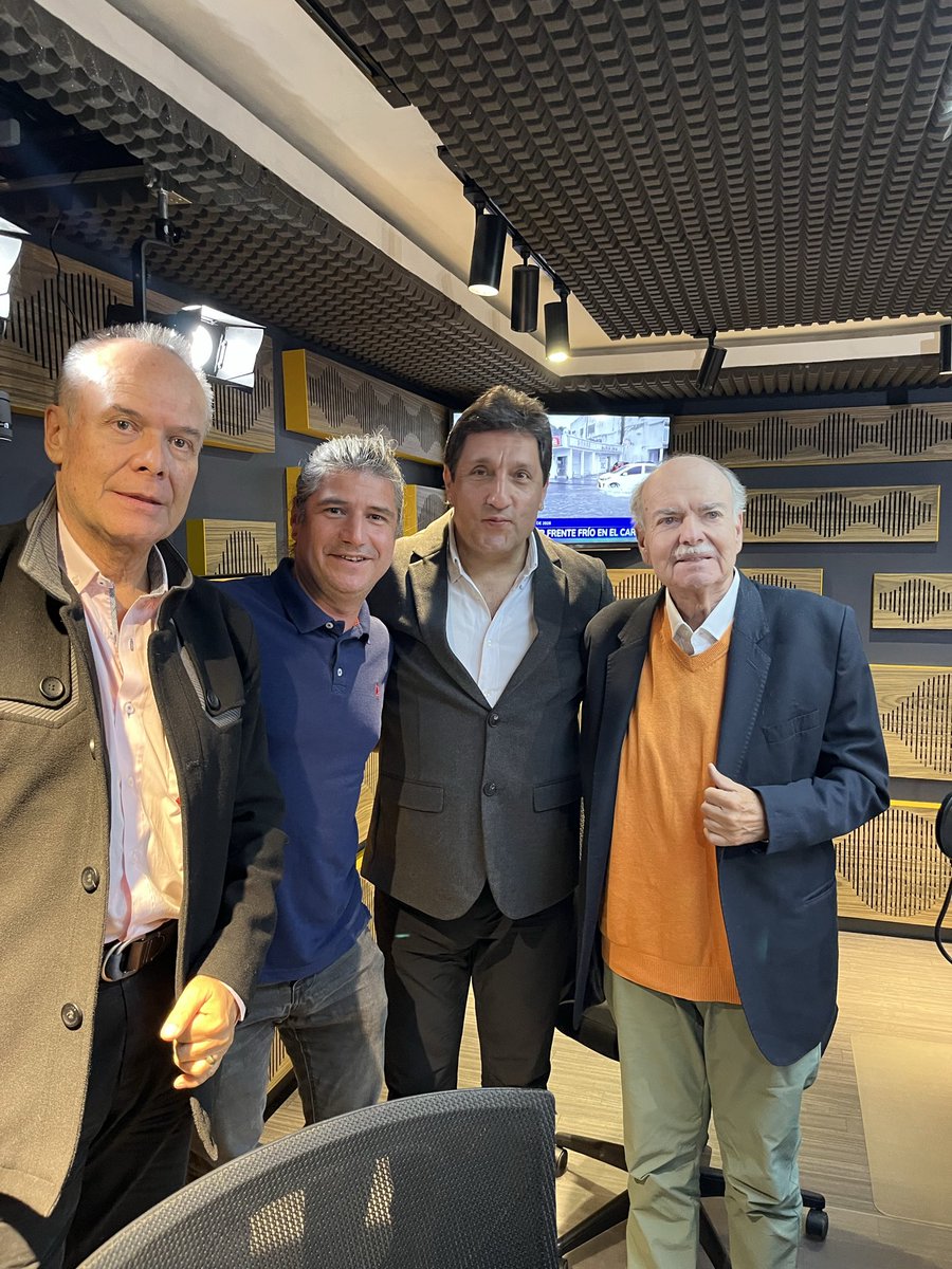 #IvánMejíaEnRTVC un honor reencontrarnos con Iván y Tato. Les damos la bienvenida con Luis Alfredo y gracias <a href="/HOLLMANMORRIS/">Hollman Morris</a> por hacer esto posible