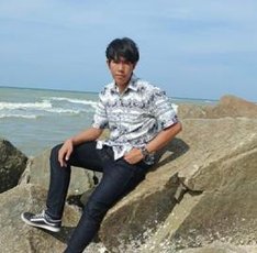 springlover's tweet image. 本を泳ぐ 🐷