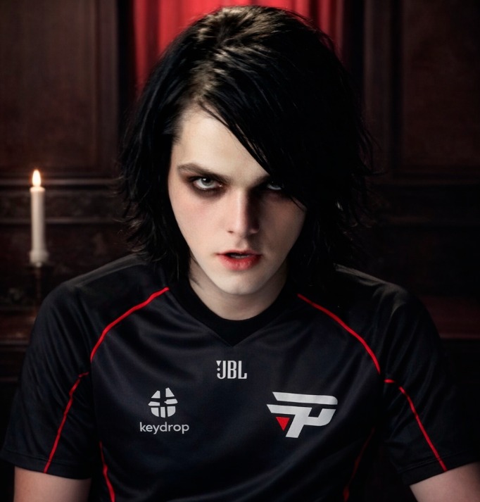 paiNGamingBR's tweet image. po quem nunca ouviu helena do my chemical romance eh maluco