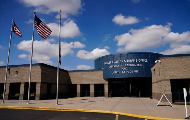 Ohio House Democrats will file eight immigration bills in the coming weeks. But will they get the votes they need to pass Ohio’s Republican supermajority? >> fox19.com/2026/02/06/ohi…