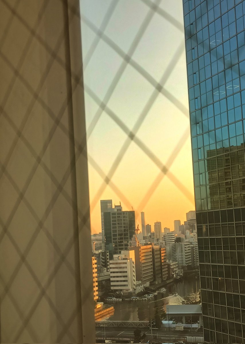 nojimoji1's tweet photo. 2/6の🙂
◇寿司ランチ美味しかった🍣
◇会社の窓から10代~20代の頃バイトしていた会社が見えて不思議な縁を感じた🛥️
◇夜は本部道場に出稽古🥋..若手選手たちの激しい柔術スパー見て刺激になった✨️
◇今日はボブ・マーリーの誕生日でラジオから #waitinvain 流れてきた🇯🇲
https://t.co/7Od2RNdc2U https://t.co/mGskbhlWkh