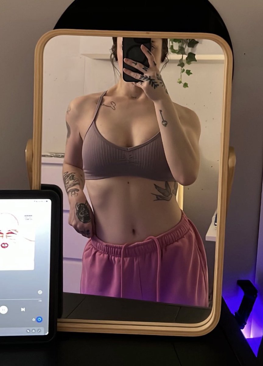 Pisbi 🌸 tweet media