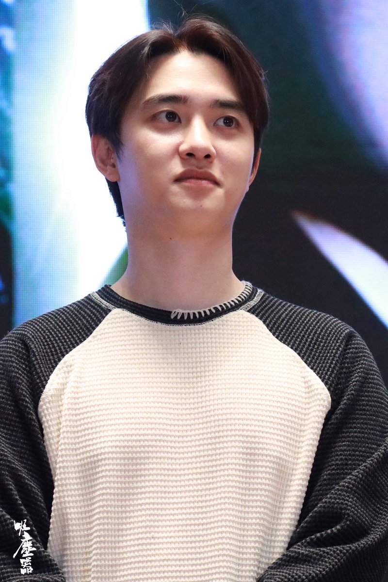 EXO SHANGHAI  签售🥰🥰🥰

#도경수 #DOHKYUNGSOO #디오 #EXO #엑소 #REVERXE