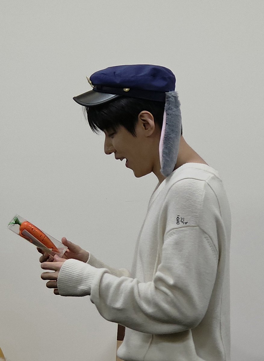 20260207 에버라인 DKZ 시그 1차 대면팬싸
🐰🥕

#JAECHAN #재찬 #DKZ