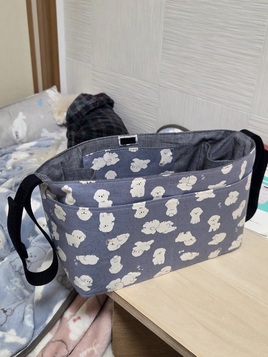askw_0919's tweet photo. ペットカート用バッグ完成！久しぶりに物作りして楽しかった☺️ やりだすと止められないのが自分でも困る☺️ https://t.co/OgHY8e22Dy