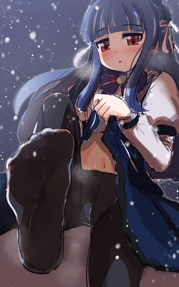 雪が降り始めてめちゃくちゃ寒いので雪美に足で踏んでもらって暖まるイラストです 