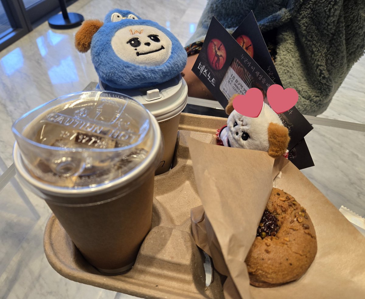 260207 데스노트 #규현 자첫🥰
현생러는 규라이토 보러 드디어 왔다... 나 너무 기대해