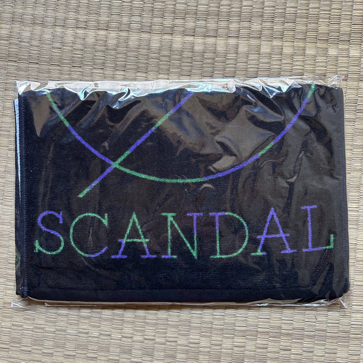 明日のSCANDAL大阪参戦される方で グッズ欲しい方持って行きます