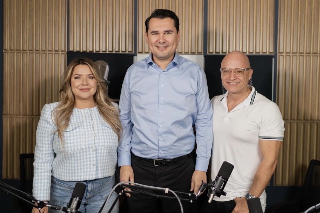 Un gusto saludar y compartir con mis amigos <a href="/solangelochoa/">Solangel Ochoa</a> e <a href="/hiramrodriguez1/">“Grillotzin”</a> en el programa El Desmadre. Gracias por la invitación y por una conversación tan amena y auténtica, que suma, conecta y nos acerca más a la gente.

Con ese mismo ánimo de cercanía y diálogo, seguimos