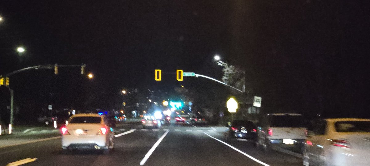 brado2335's tweet photo. @UDOTTRAFFIC @UDOTRegionOne Traffic lights at 26th and Harrison Blvd are out. Power looks to be on every else!! https://t.co/0fELnjDRxI