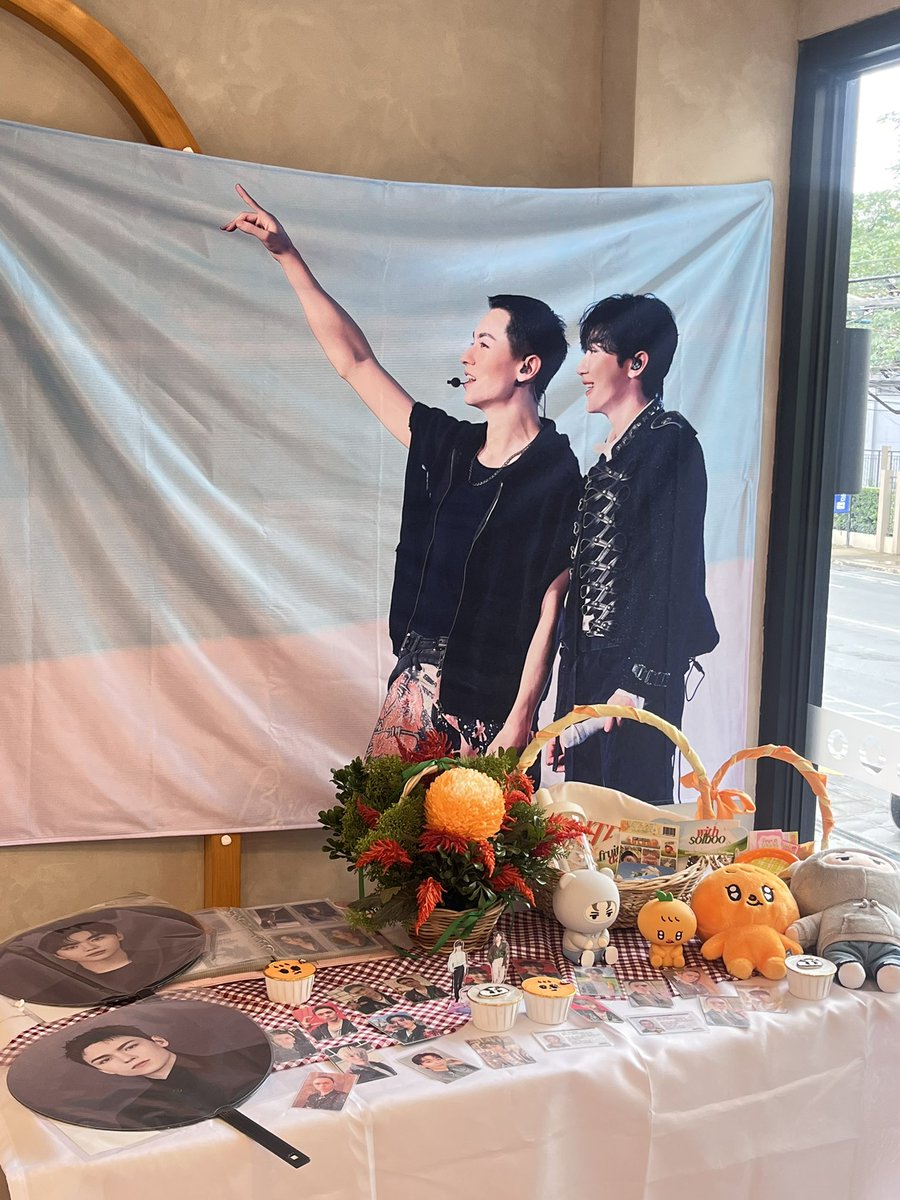 withsolboo's tweet photo. we’re here and buzzing alreadyyyy!!!

see you all so soon!! 🍐🍊

 #FruitfulDaysWithSolboo https://t.co/fgNx8cAUW1