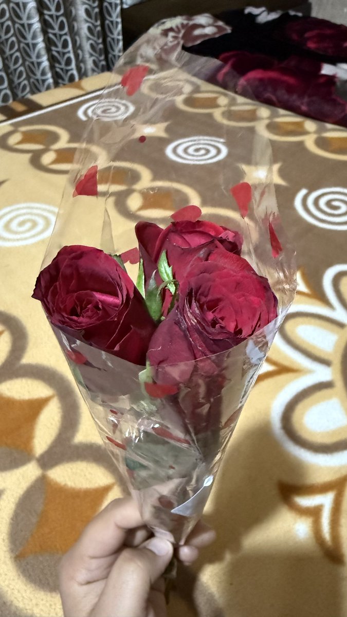 NC2093's tweet photo. @ZeptoNow @zeptocares Red packaging is what is shown and I ordered. The other one is actual image of the product I received. I am taking this to the consumer court . This has to stop somewhere. Order id : MJMQODEHE32005 https://t.co/r2Fzrj0CjH