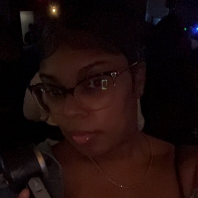 laylayssss tweet media