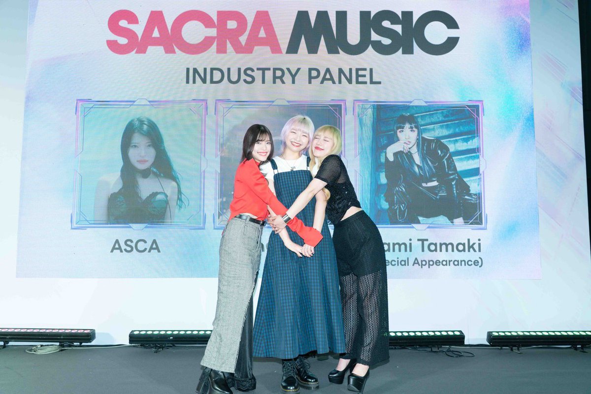 ASCA_and_staff's tweet photo. タイ「ANIMONIUM」Day2開幕!
この後13:00〜サイン会。
19:00〜3組でライブをお届けします🌸
กิจกรรมแจลายเซ็นจะเริ่มเวลา 13.00 น.
จะมีการแสดงสดตั้งแต่เวลา 19:00 น🩶
คุณพร้อมที่จะสนุกแล้วหรือยัง?
#ANIMONIUM2026
#SACRAMUSIC
#animate
#แอนิโมเนียม
#ASCA
#halca
#玉置成実 https://t.co/5CEcuCBYpm