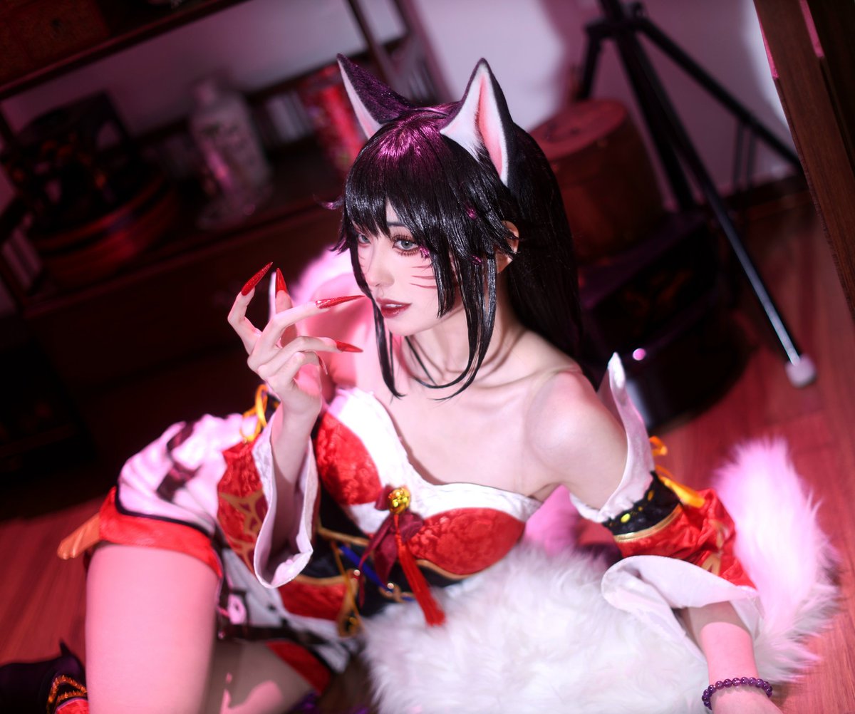 Mmeong_rrr030's tweet photo. #LeagueOfLegends #Lol
#cosplay #コスプレ 

Ahri the nine-tail fox

📸 @Nalpop_cos_pic https://t.co/EOX2sXvZQS