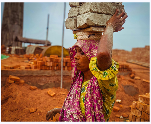ncaer's tweet photo. When migration reshapes livelihoods, who bears the hidden health costs?

Using @ncaer's IHDS-I and IHDS-II data, new research examines women’s health in migrant and non-migrant households in India, finding lower BMI and higher undernutrition among women left behind. The findings highlight how women’s empowerment and social networks interact with migration dynamics to shape health disparities, underscoring the need for supportive social and institutional frameworks.

Read the issue to explore the findings: https://t.co/ZvLpiIQMdS