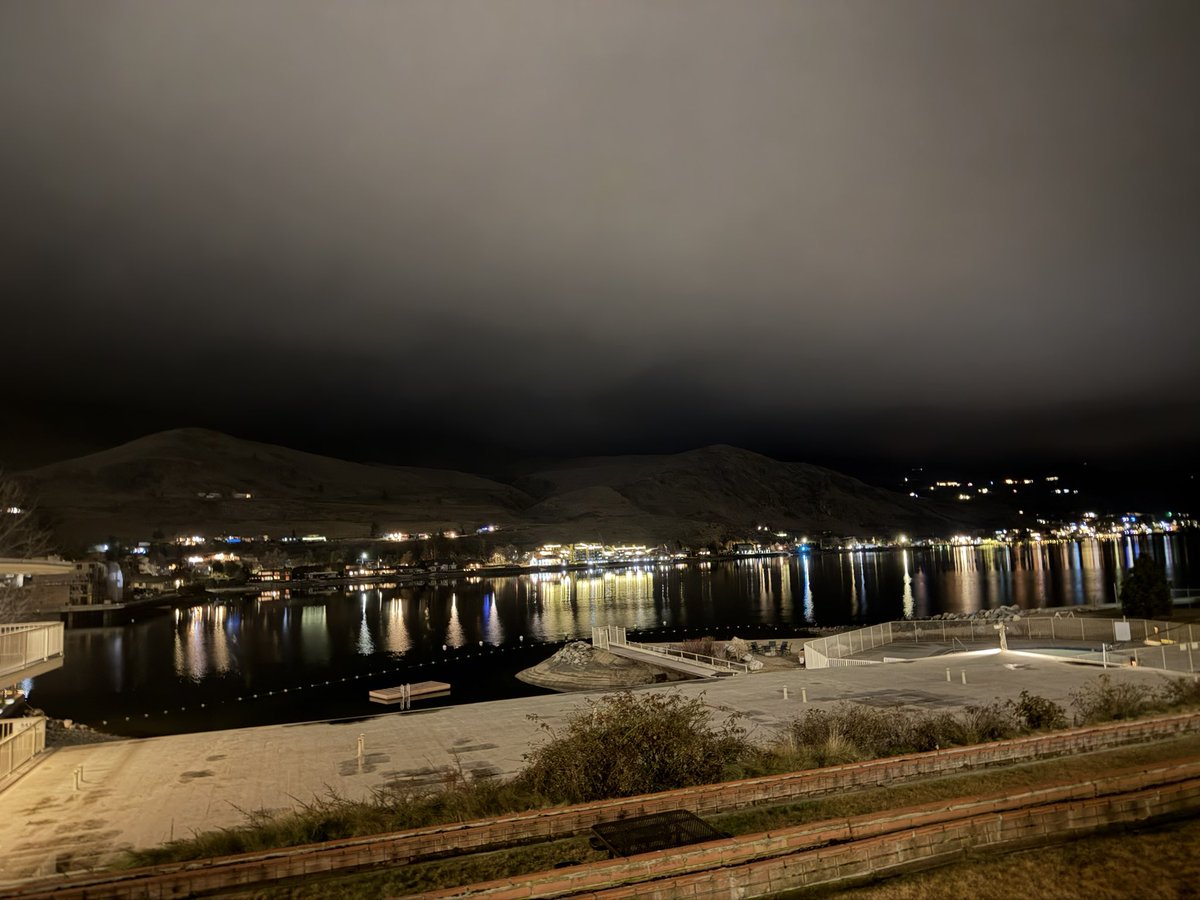 KimBassett68's tweet photo. Our current view #26yearsandcounting #anniversary #LakeChelan https://t.co/L0mONyfTBD
