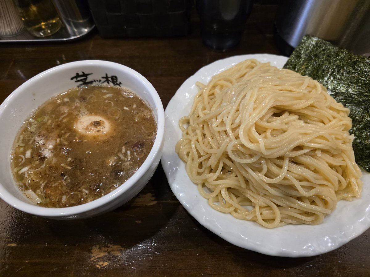 戸田公園に来ているので、昼食はいつもどおり茅根のつけ麺。前回は味噌つけ麺だったの、今回は特製つけ麺を。こちらも美味しい!!