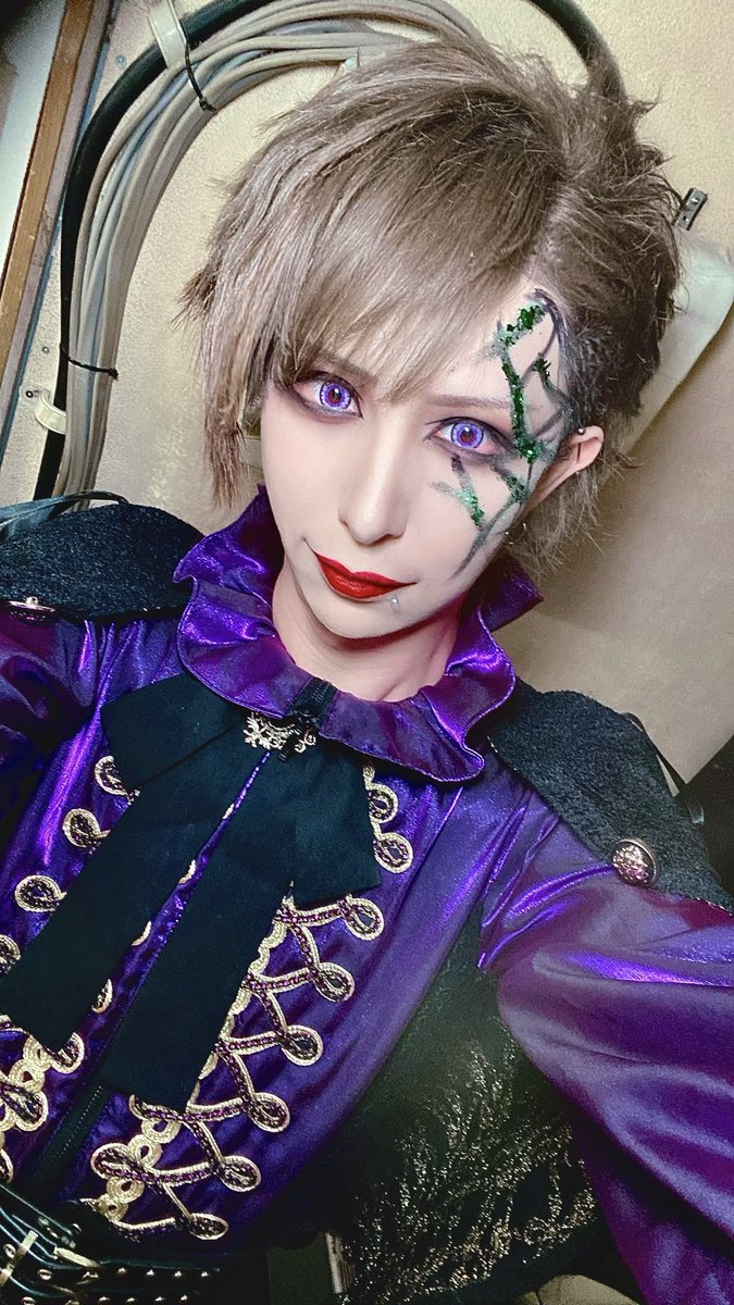 昨日はHIVARI生誕主催でした

やはり最強のVo.です
ひばたんおめでとう

そして発表された1周年記念
赤羽ReNY alpha

必ず成功させよう