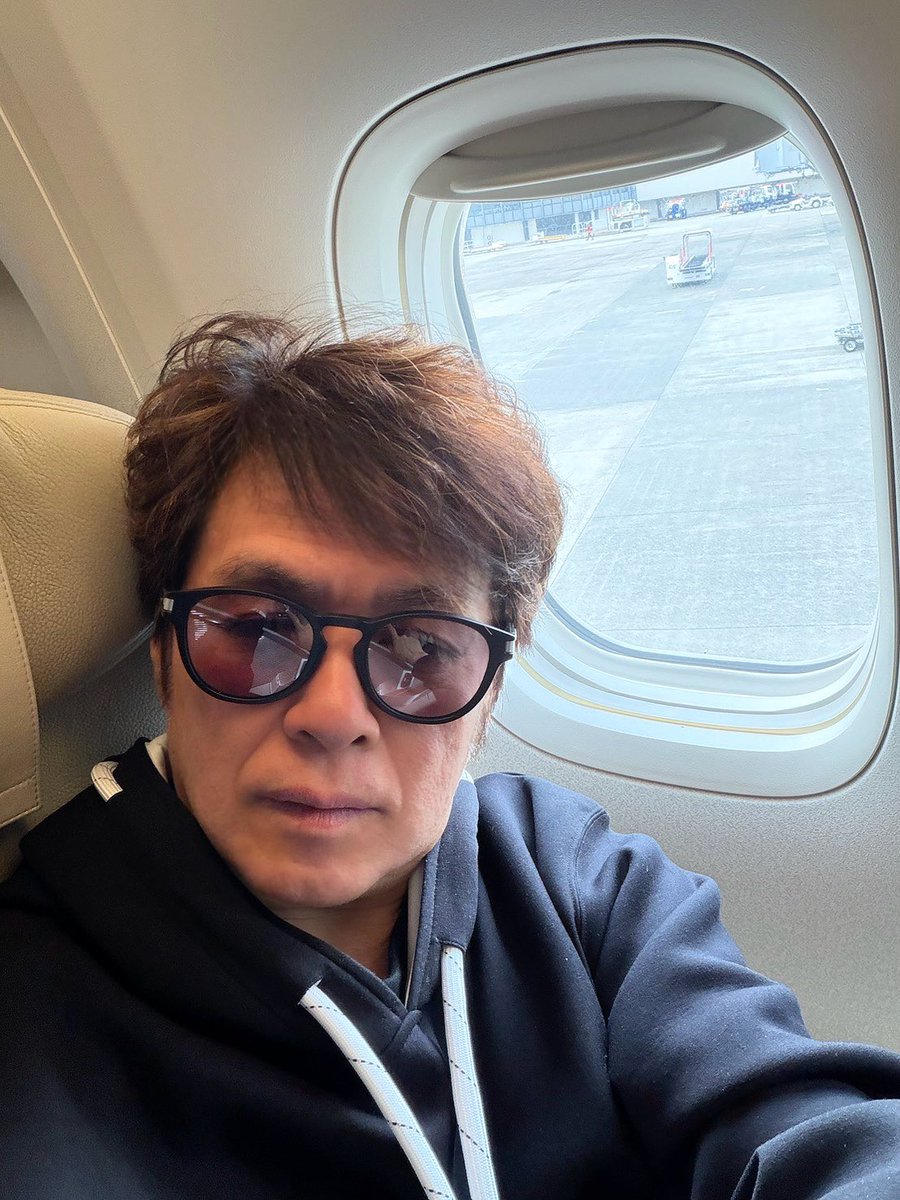 katsuhideuekusa's tweet image. ありがとう大阪！
これから東京！明日は選挙いってきます！

慣れない自撮りがんばってみたw